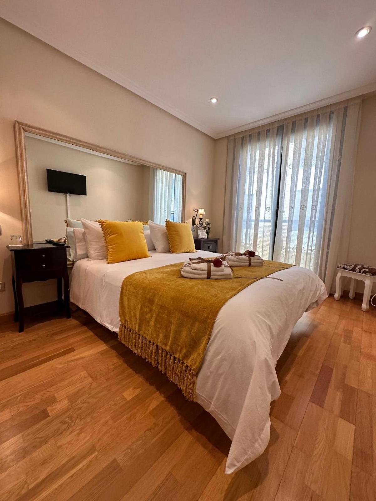 Clarens Guesthouse Cangas De Narcea Exterior photo